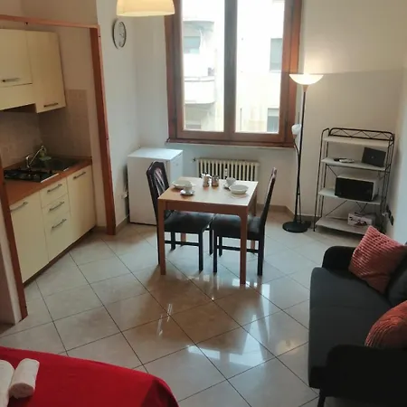 Apartment In Front Of The Train Station! Florence